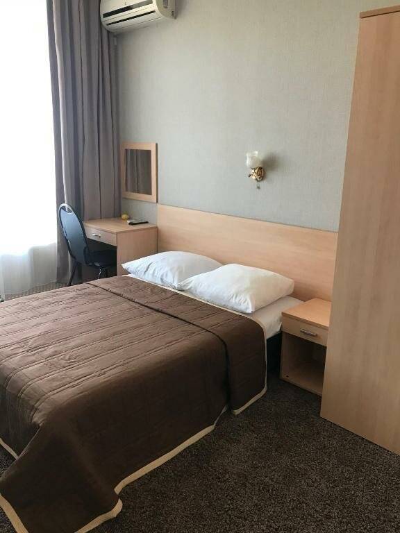 Номер стандарт с 1 двуспальной кроватью